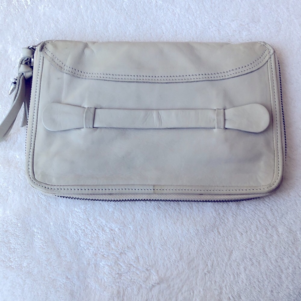 Free people clutch
